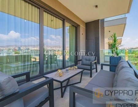 A Modern 3 Bedroom Apartment in Mesa Geitonia - 8