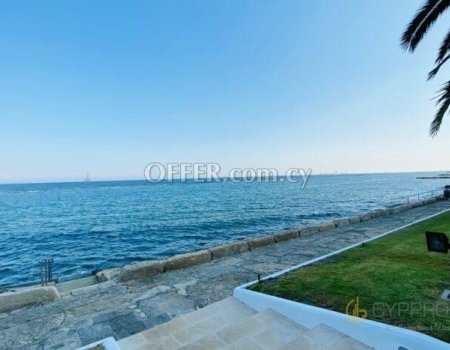 Luxury Beachfront 2 Bedroom Apartment in Tourist Area