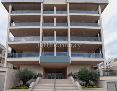 3 Bedroom Apartment with Sea View in Agios Tychonas Area - 1