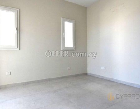 2 Bedroom Apartment in Agios Tychonas - 4