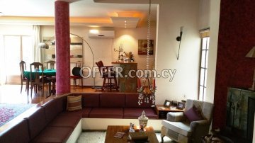  / Rent Detached Corner  House With Swimming Pool Built In A  Large Pl - 5