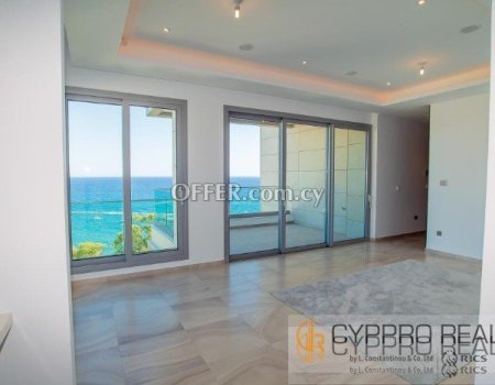Beachfront 2 Bedroom Apartment in Agios Tychonas - 6