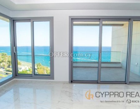 Beachfront 2 Bedroom Apartment in Agios Tychonas - 8