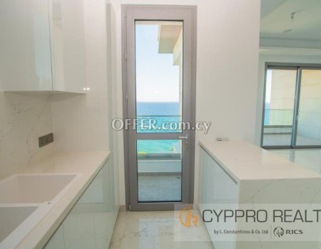 Beachfront 2 Bedroom Apartment in Agios Tychonas - 5