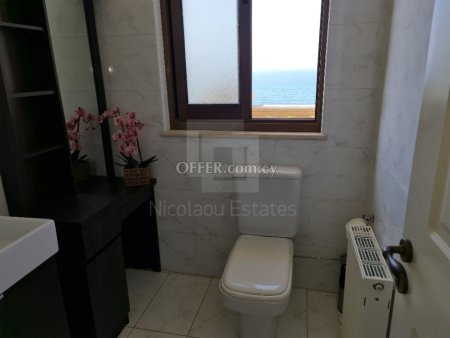 Large seafront six bedroom house for rent in Zygi area - 10