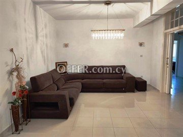 4 Bedroom Whole Floor Apartment With Roof Garden  In Engomi, Nicosia - 3