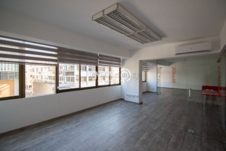 100 sqm office space unfurnished - 7