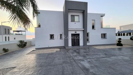 Resale Modern Large Villa with Sea Views in Sea Caves walking distance to Beach - 10
