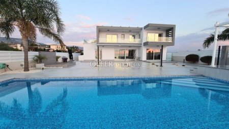 Resale Modern Large Villa with Sea Views in Sea Caves walking distance to Beach - 9