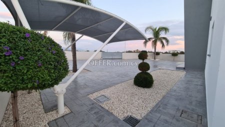 Modern Villa with Sea Views - 7
