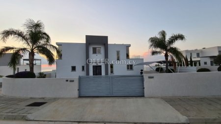 Resale Modern Large Villa with Sea Views in Sea Caves walking distance to Beach - 7