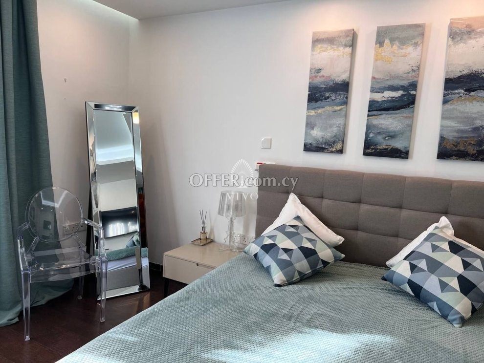 BEAUTIFUL 2 BEDROOM GROUND FLOOR APARTMENT F/F ON THE BEACH - 2
