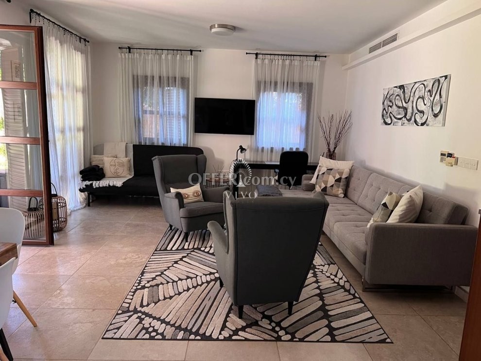 BEAUTIFUL 2 BEDROOM GROUND FLOOR APARTMENT F/F ON THE BEACH - 10
