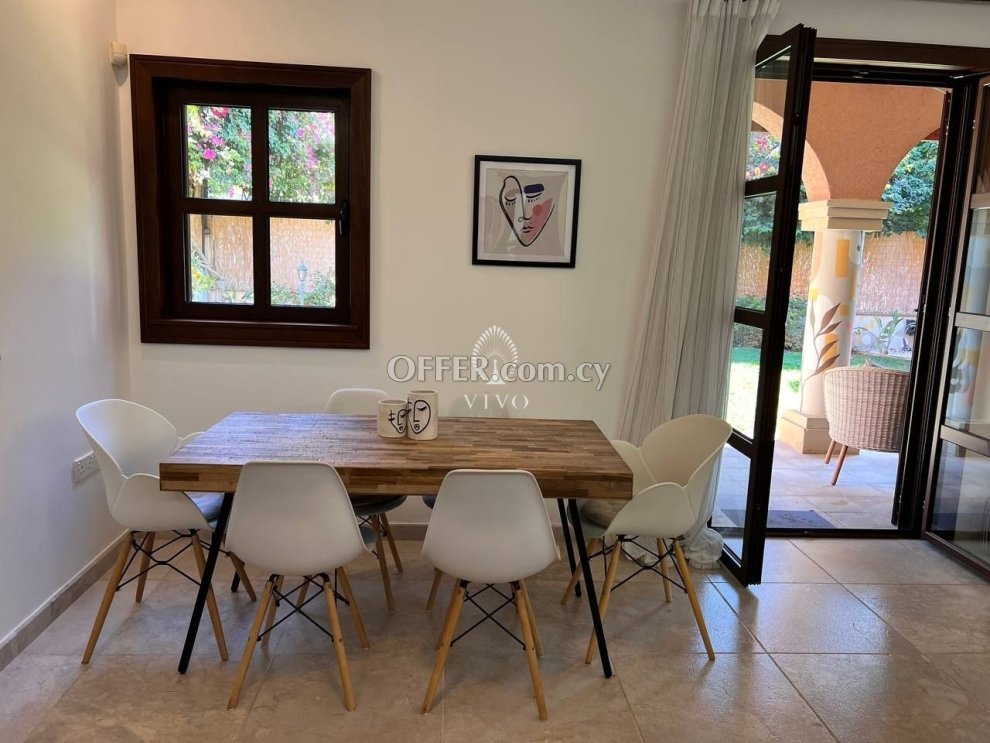 BEAUTIFUL 2 BEDROOM GROUND FLOOR APARTMENT F/F ON THE BEACH - 7