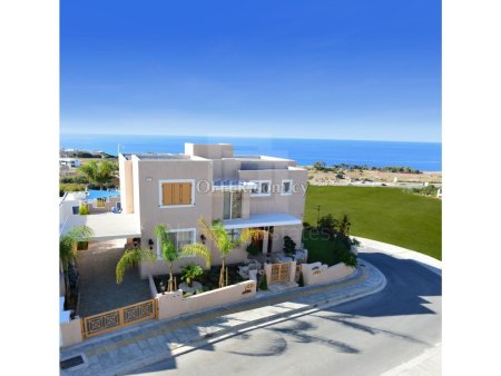 New three bedroom villa in Chloraka beach area Paphos - 10