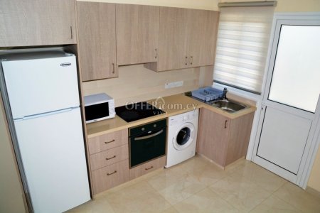 TWO BEDROOM TOWNHOUSE FULLY FURNISHED AND WITH COMMUNAL SWIMMING POOL! - 7