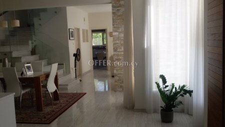 3-bedroom Semi-detached Villa 245 sqm in Larnaca (Town) - 9