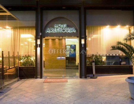 ARETHUSA HOTEL 3* - ΚΑΘΑΡΑ ΔΕΥΤΕΡΑ ΣΤΗΝ ΠΛΑΤΕΙΑ ΣΥΝΤΑΓΜΑΤΟΣ