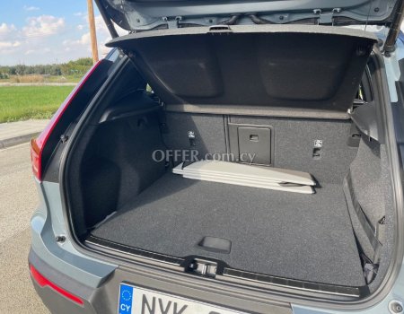 2020 Volvo XC40 1.5L Petrol Automatic SUV (photo 1)