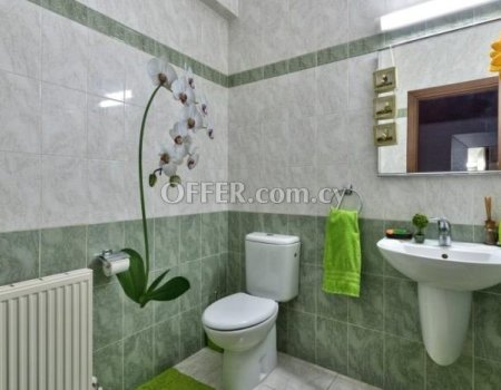 Beachfront Apartment in Tourist Area - 2
