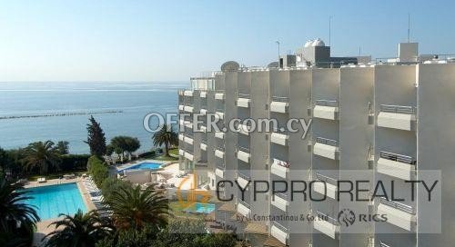 Beachfront 2 Bedroom Apartment in Gated Complex - 3