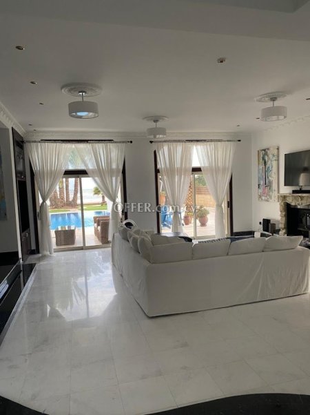 6-bedroom Detached Villa 500 sqm in Meneou