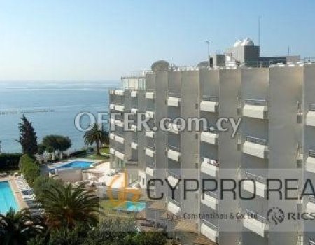 Beachfront 2 Bedroom Apartment in Gated Complex - 3