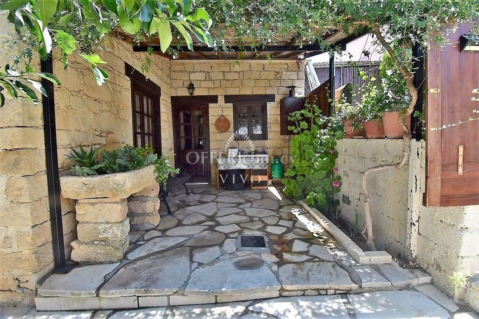 TRADITIONAL STONE HOUSE WITH A SEPARATED GUEST HOUSE! - 9