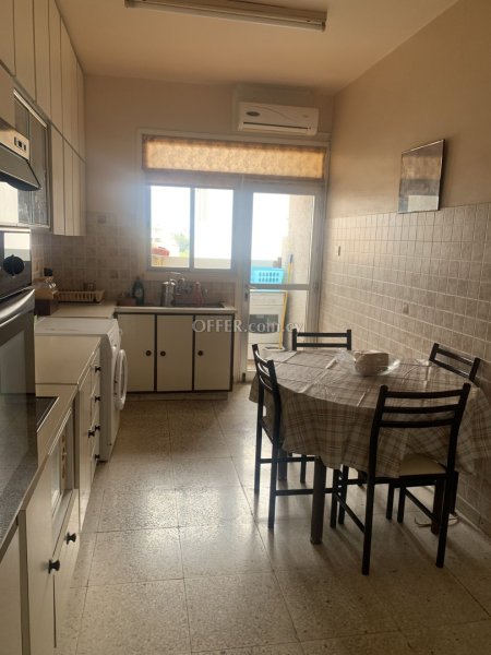 For Sale €150,000 Apartment 3 bedrooms Larnaka (Center), Larnaca Larnaca - 2