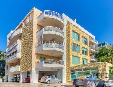 Spacious 3 Bedroom Apartment in Katholiki Area