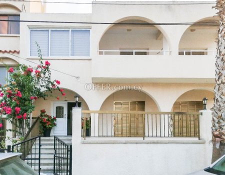 SPS 606 / 3 floor building in Larnaca Sotiros area - For sale - 1
