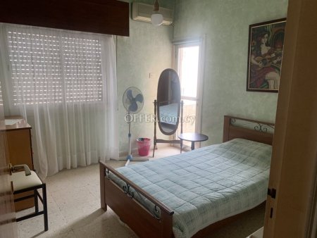 For Sale €150,000 Apartment 3 bedrooms Larnaka (Center), Larnaca Larnaca - 5
