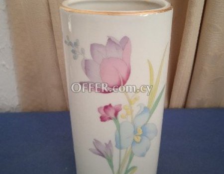 Collectable satsuma vase japan.