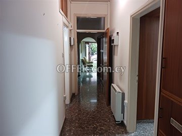 Spacious 250 Sq.m. Ground Floor House/Office  Close to The Central Ban - 7