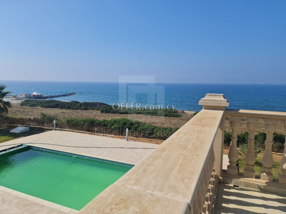Large seafront six bedroom house for sale in Zygi area - 6