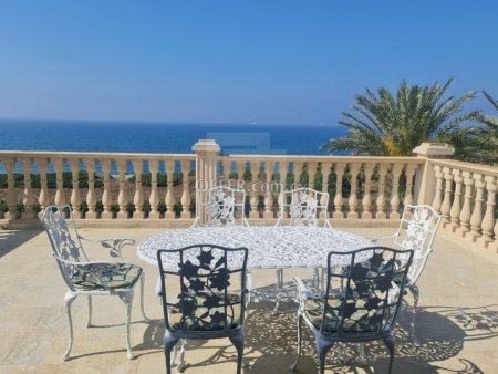 Large seafront six bedroom house for sale in Zygi area - 7