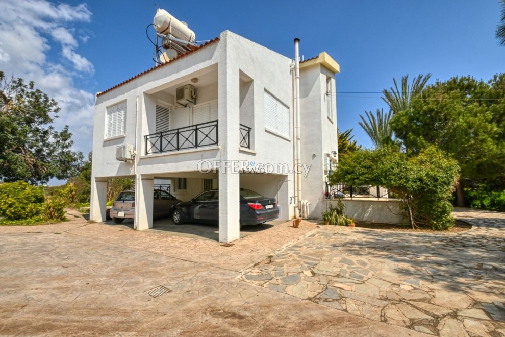 5 Bed Detached Villa for Sale in Paralimni, Ammochostos - 9