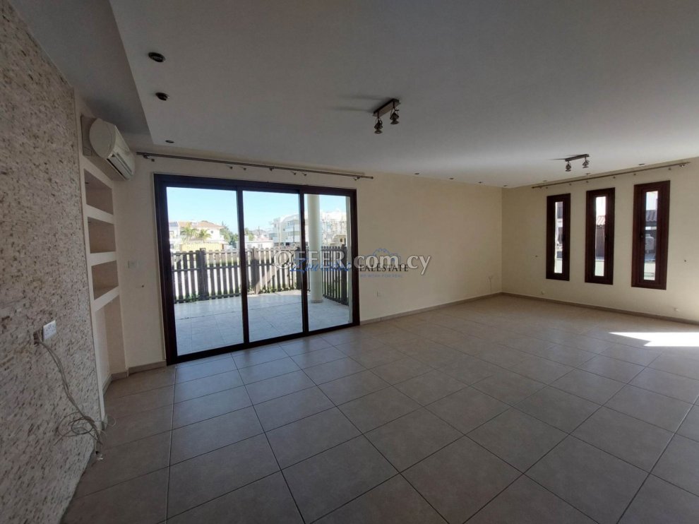 Four Bedroom House in Livadia - 6