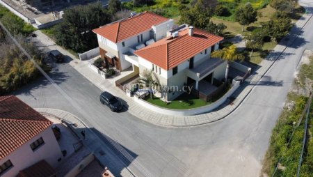 Four Bedroom House in Livadia - 9
