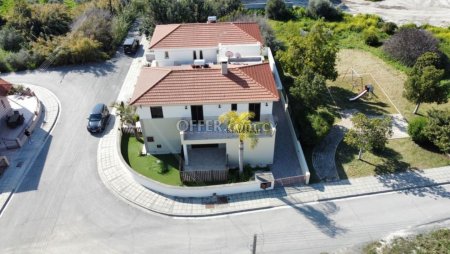 Four Bedroom House in Livadia - 8