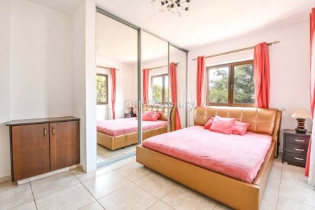 4 Bed House for Sale in Psevdas, Larnaca - 2