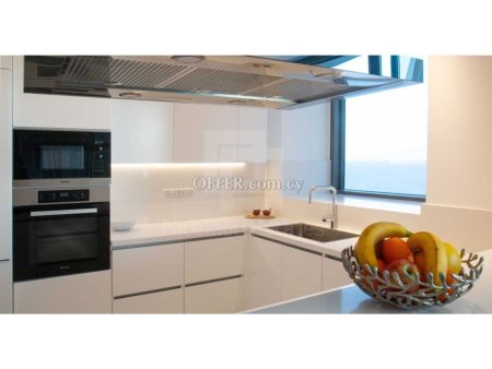 Luxury and modern penthouse on the 16th floor in the heart of Limassol - 8