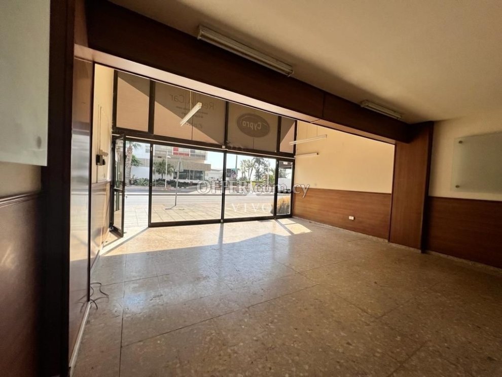 COMMERCIAL GROUND FLOOR SPACE LOCATED IN THE HEART OF TOURIST AREA - 9
