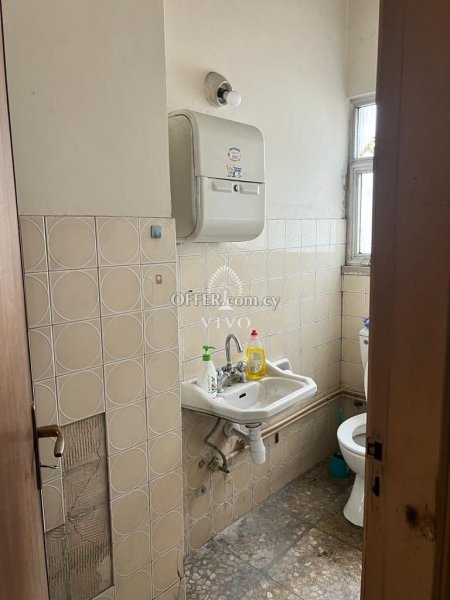 COMMERCIAL GROUND FLOOR SPACE LOCATED IN THE HEART OF TOURIST AREA - 10