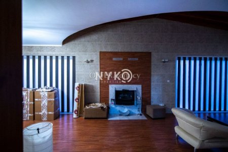 5 bedroom detached house semi-furnished - 2