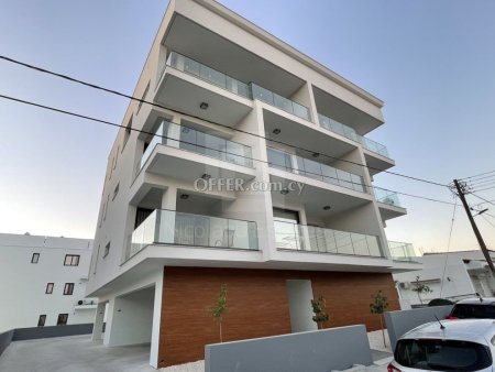 Two bedroom apartment with a 42sq.m roof garden in a building with gym and playground in Makedonitissa - 9