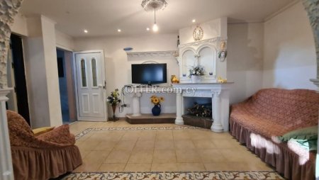 Ground floor Apartment in Geroskipou area 4 Bedrooms 2 bathrooms - 10