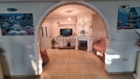 Ground floor Apartment in Geroskipou area 4 Bedrooms 2 bathrooms - 9