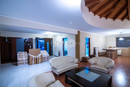 5 bedroom detached house semi-furnished - 20