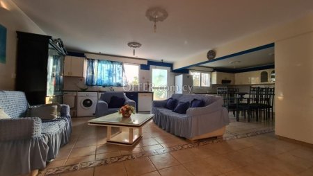 Ground floor Apartment in Geroskipou area 4 Bedrooms 2 bathrooms - 4
